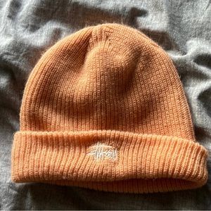 Stussy beanie in Orange w/ white classic logo